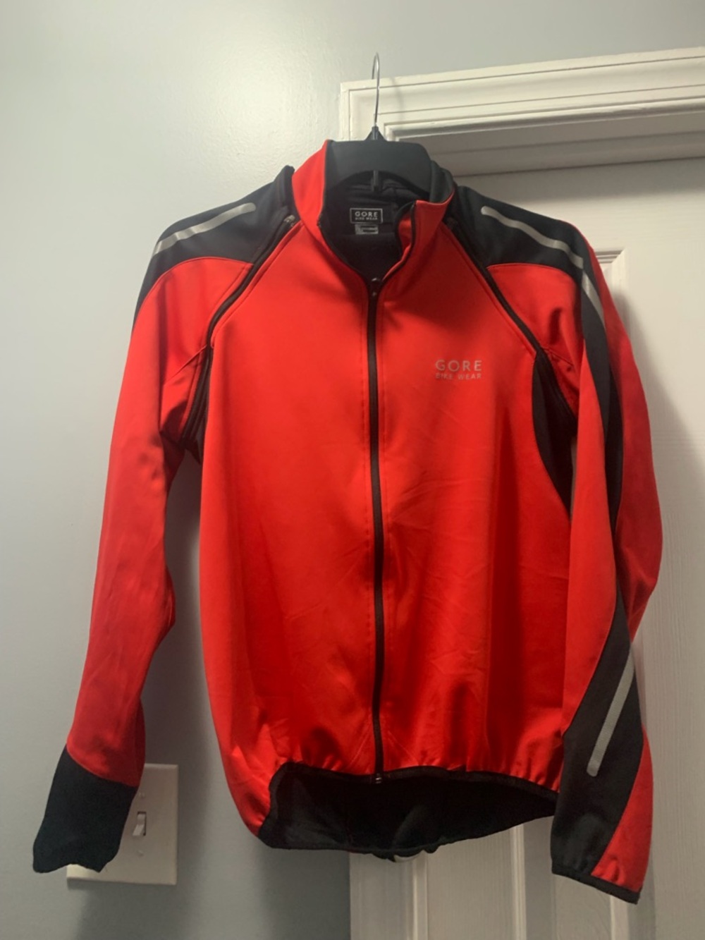 GORE men’s  Red Cycling Jacket with zip off arms